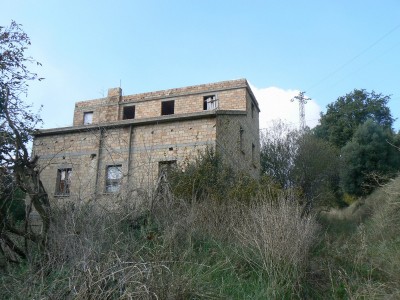 Properties for Sale_Farmhouses to restore_Farmhouse Il Mandorlo in Le Marche_1